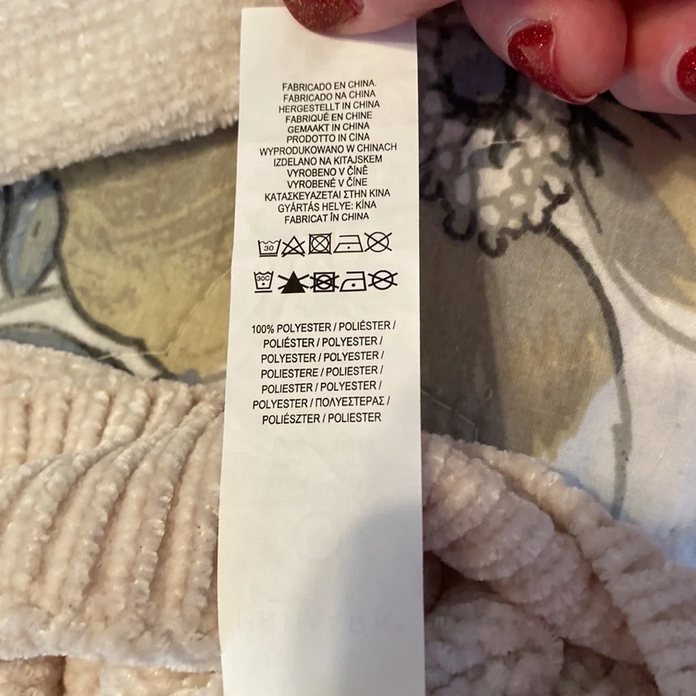 PRIMARK VELOUR SWEATER-Hooded, soft sweater with front pocket, in Cream Size Med - Picture 6 of 6